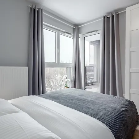 North * ワルシャワ